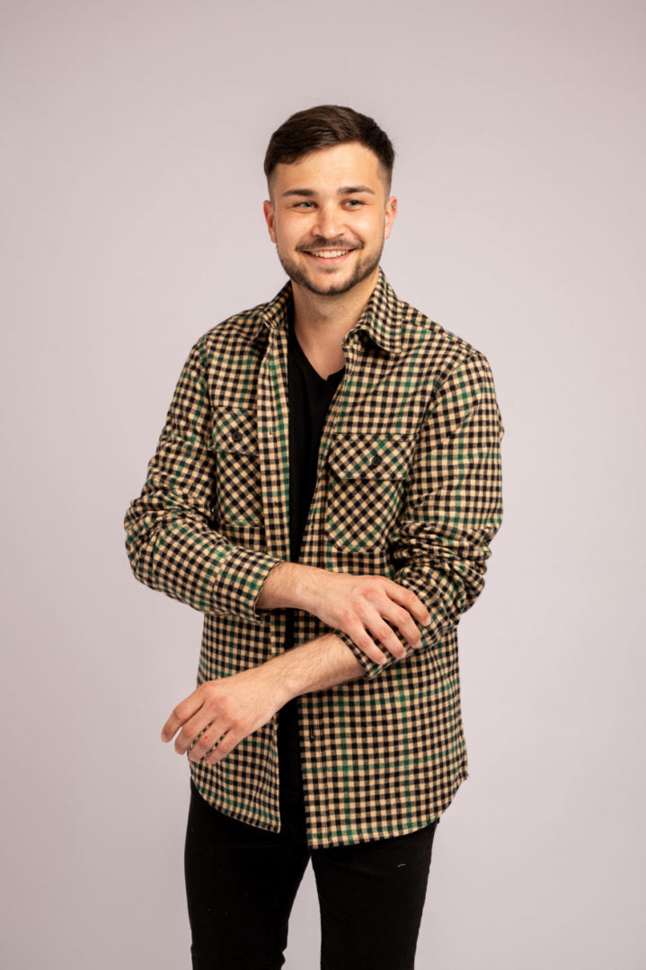 Staubgrünes Flanellhemd